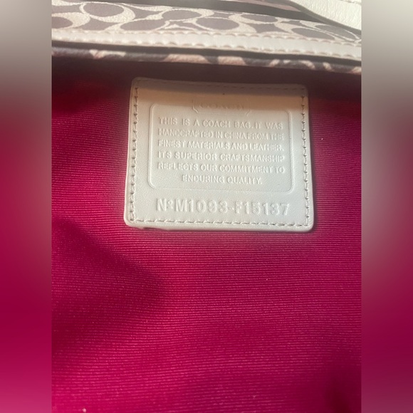 Authentic Coach Purse! #036COA - Picture 7 of 9